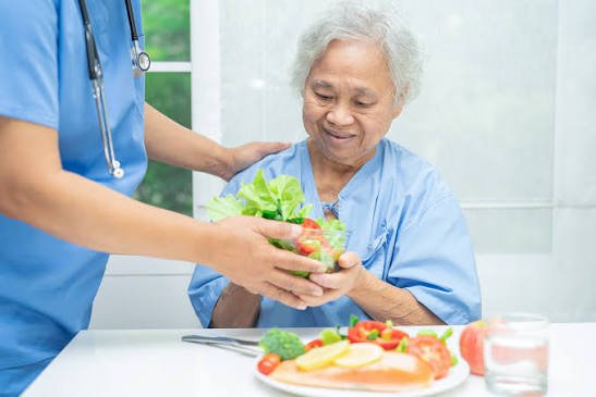 How to Care for an Aging Parent at Home5