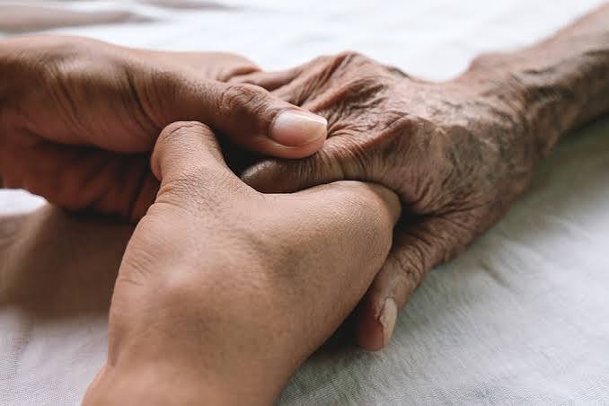 Signs an Aging Parent Needs Help at Home3