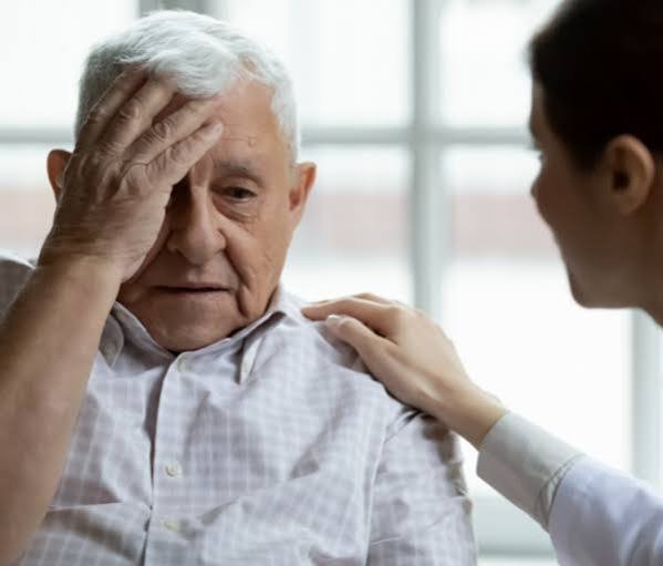 Signs an Aging Parent Needs Help at Home4